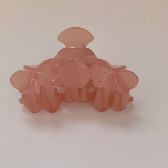 Two beautiful Hair Clips 🎀 - Picture 3 of 8